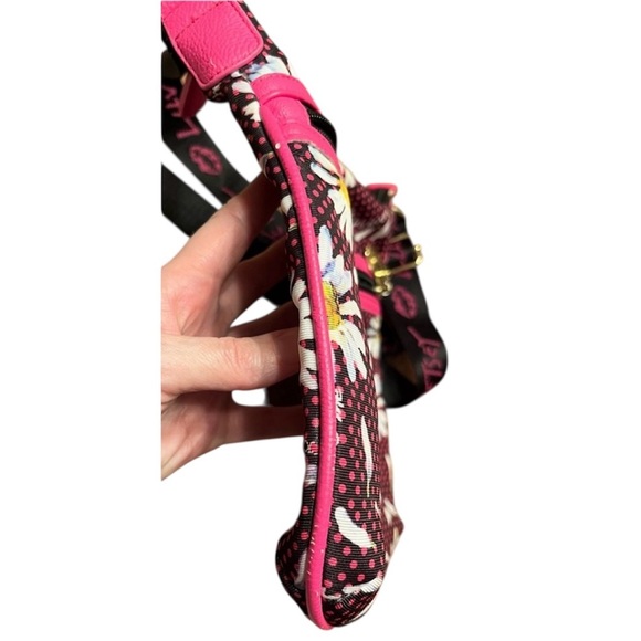 Luv Betsey Betsey Johnson Daisy Polka Dot Crossbody 10” x 10” x .25 - Picture 11 of 15